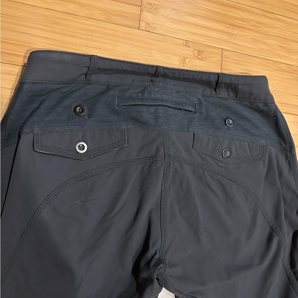Lululemon size 8 bike commuter pants - Picture 2 of 7